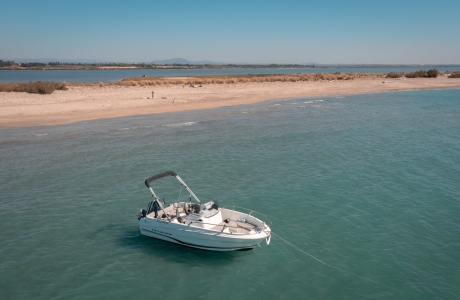 Les plages accessibles en bateau à moteur aux alentours de Carnon - club de bateaux club nautique location de bateaux